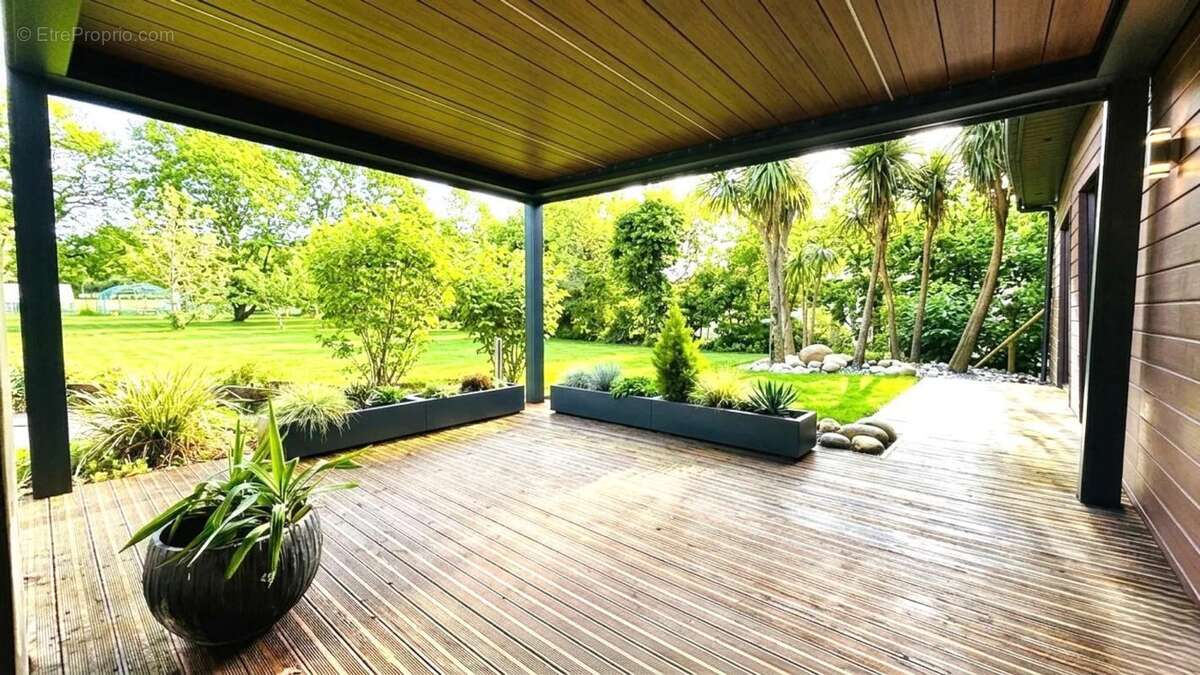 Maison à SAINT-LYPHARD