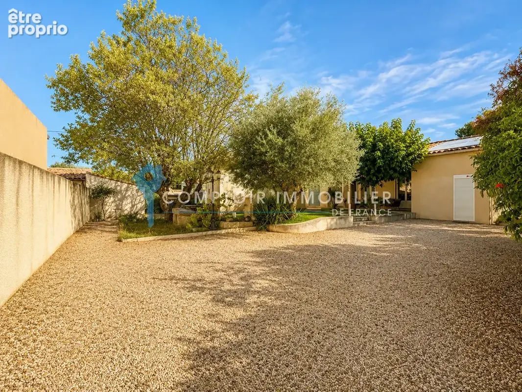 En exclusivité Vergèze, Villa de PP 130m2 sur 1000 m2 de terrain avec piscine et 4 chambres piscine et grand a - photo 20