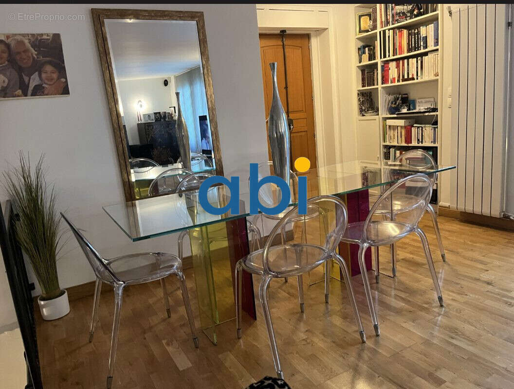 Appartement à PARIS-17E