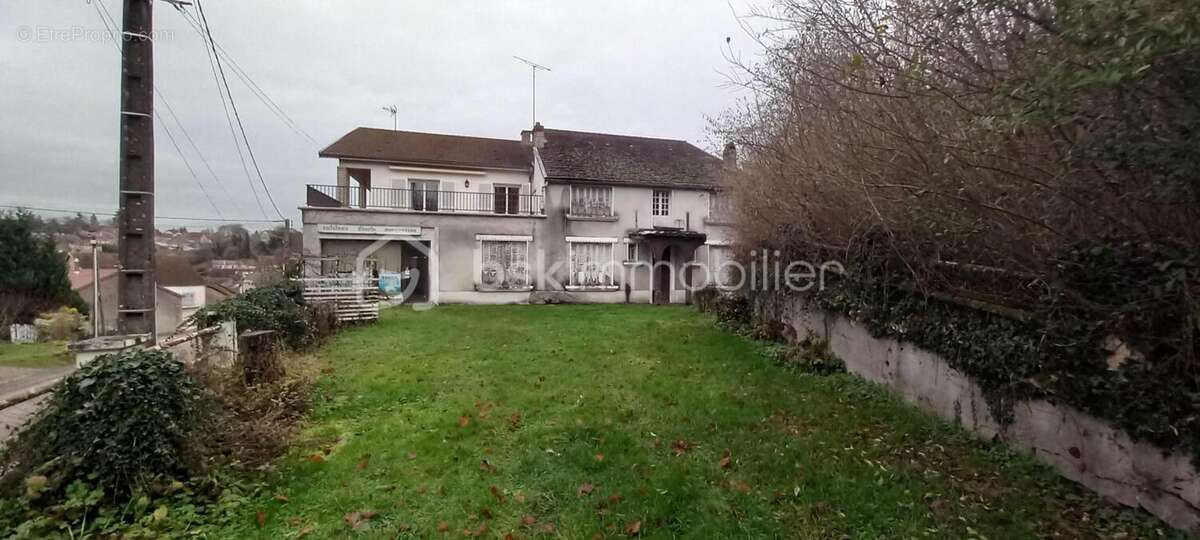 Maison à FAYL-BILLOT