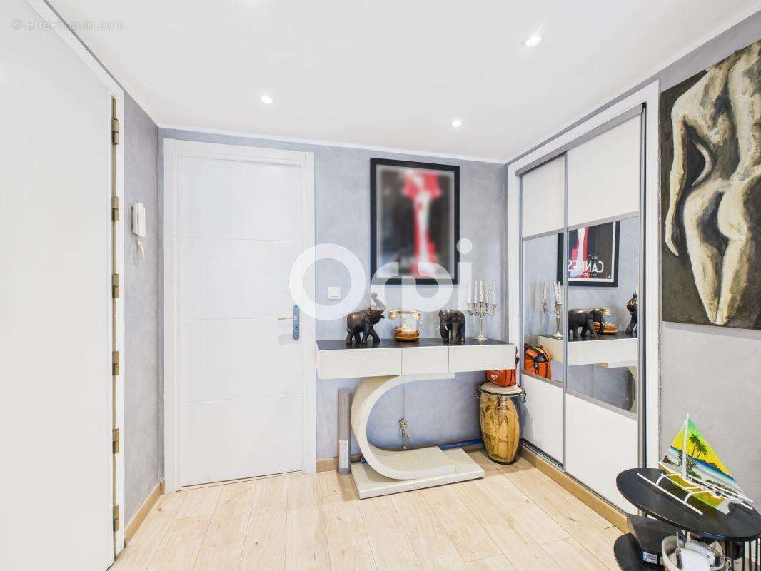 Appartement à MANDELIEU-LA-NAPOULE