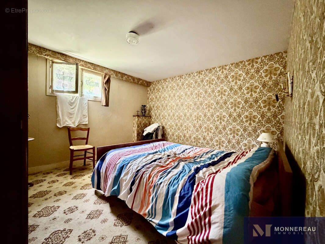 Belle maison en pierre avec grand terrain - photo 16
