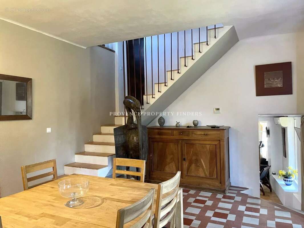 Maison à VILLECROZE