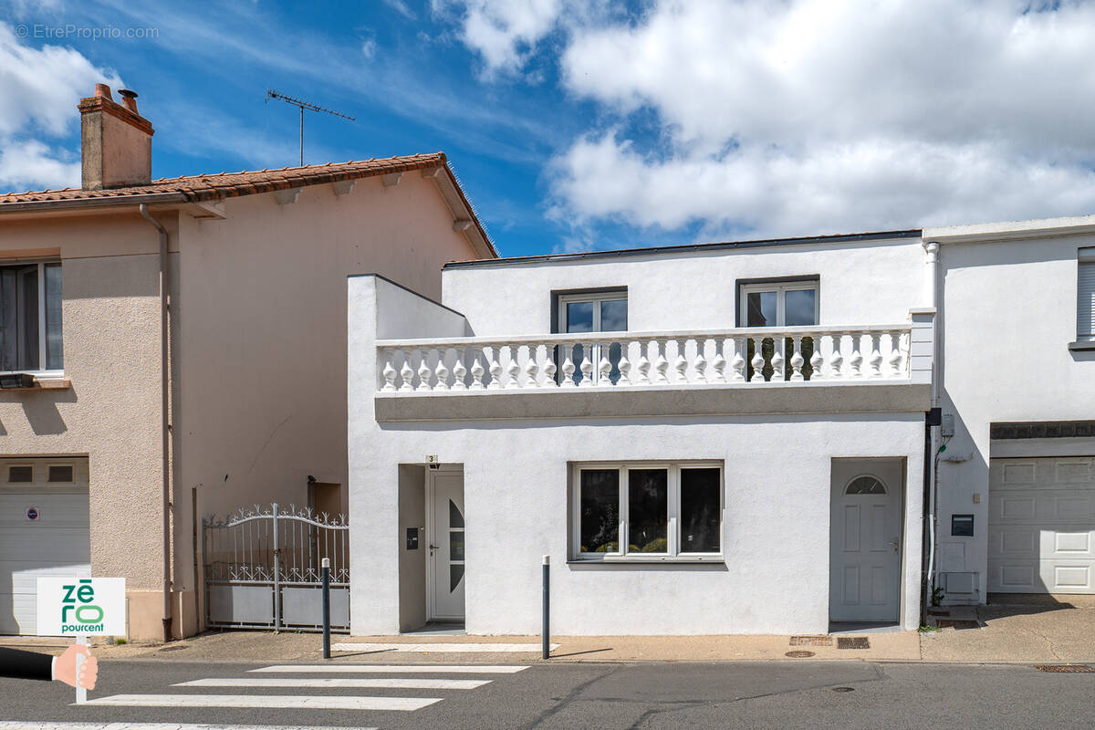 Maison à SAINT-ETIENNE-DE-MER-MORTE