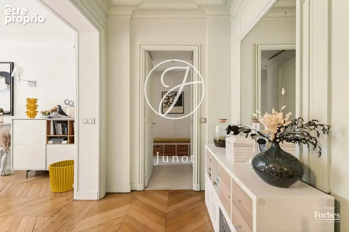 Paris 16e - SPONTINI / LONGCHAMP - Appartement à vendre - 5 pièces - 145,02m² Carrez - 3 chambres - Balcons 4,24 m² -  Charme de - photo 12