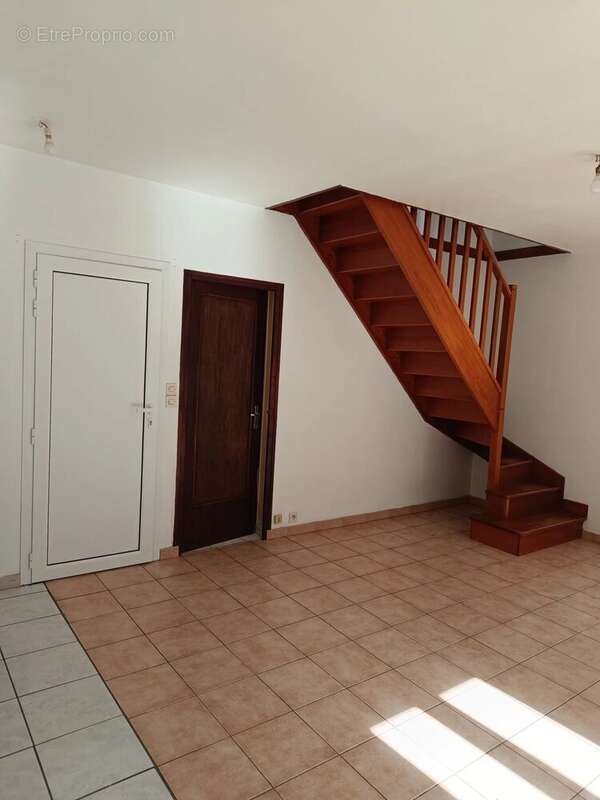 Appartement à BRIENON-SUR-ARMANCON