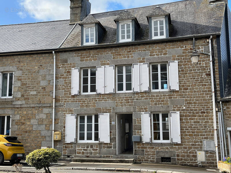 Maison à SAINT-SEVER-CALVADOS