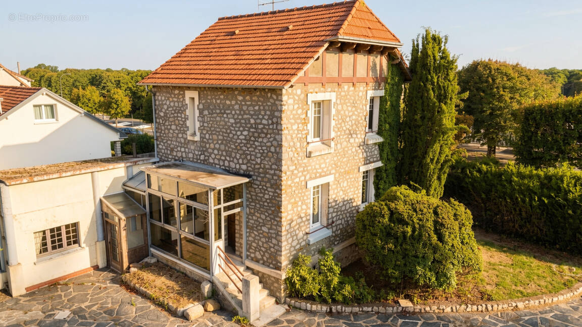 Maison à LEVES