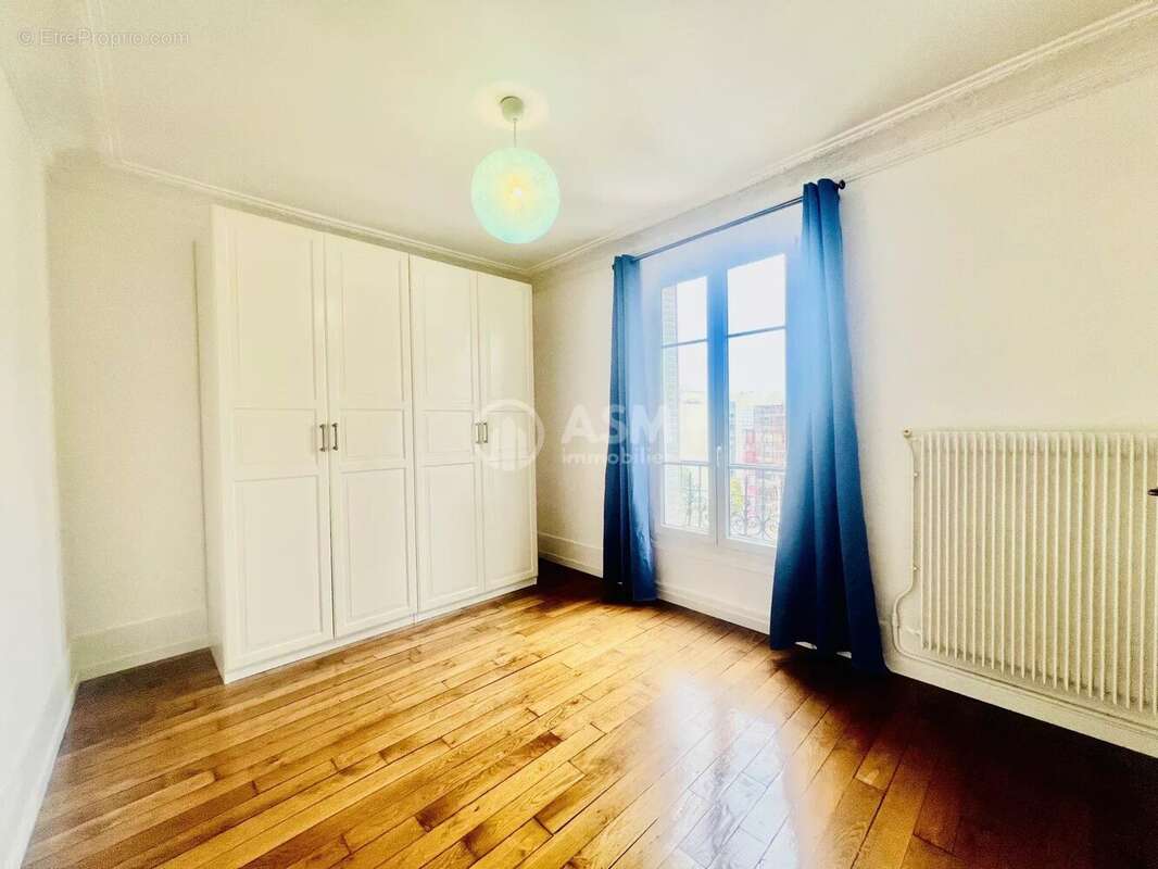 Appartement à COURBEVOIE