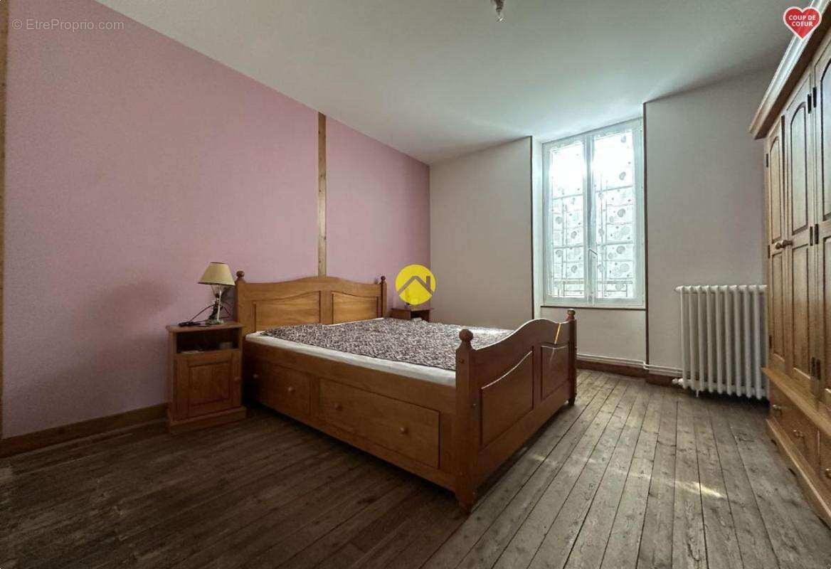 Maison à LA GUERCHE-SUR-L&#039;AUBOIS