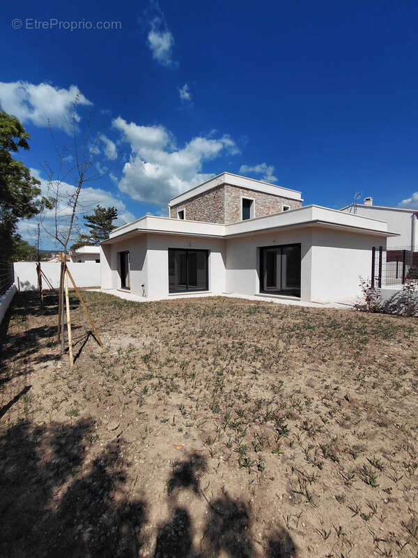 Maison à POURRIERES