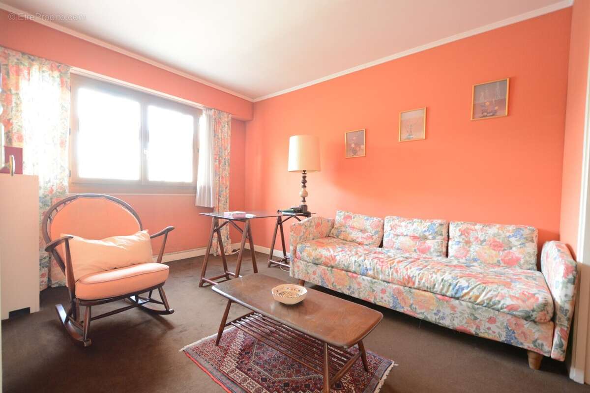 Appartement à SAINT-MAUR-DES-FOSSES