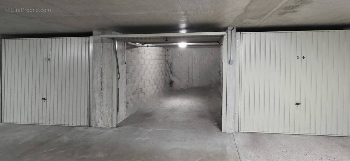 Parking à LYON-4E