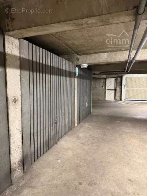 Parking à JOUE-LES-TOURS