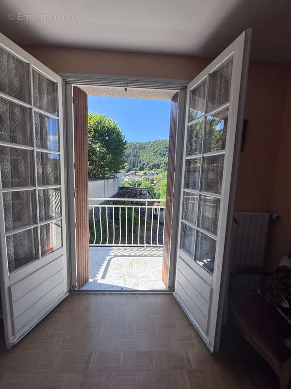 Maison indépendante avec terrain, garage et 6 chambres - vue dégagée - photo 7