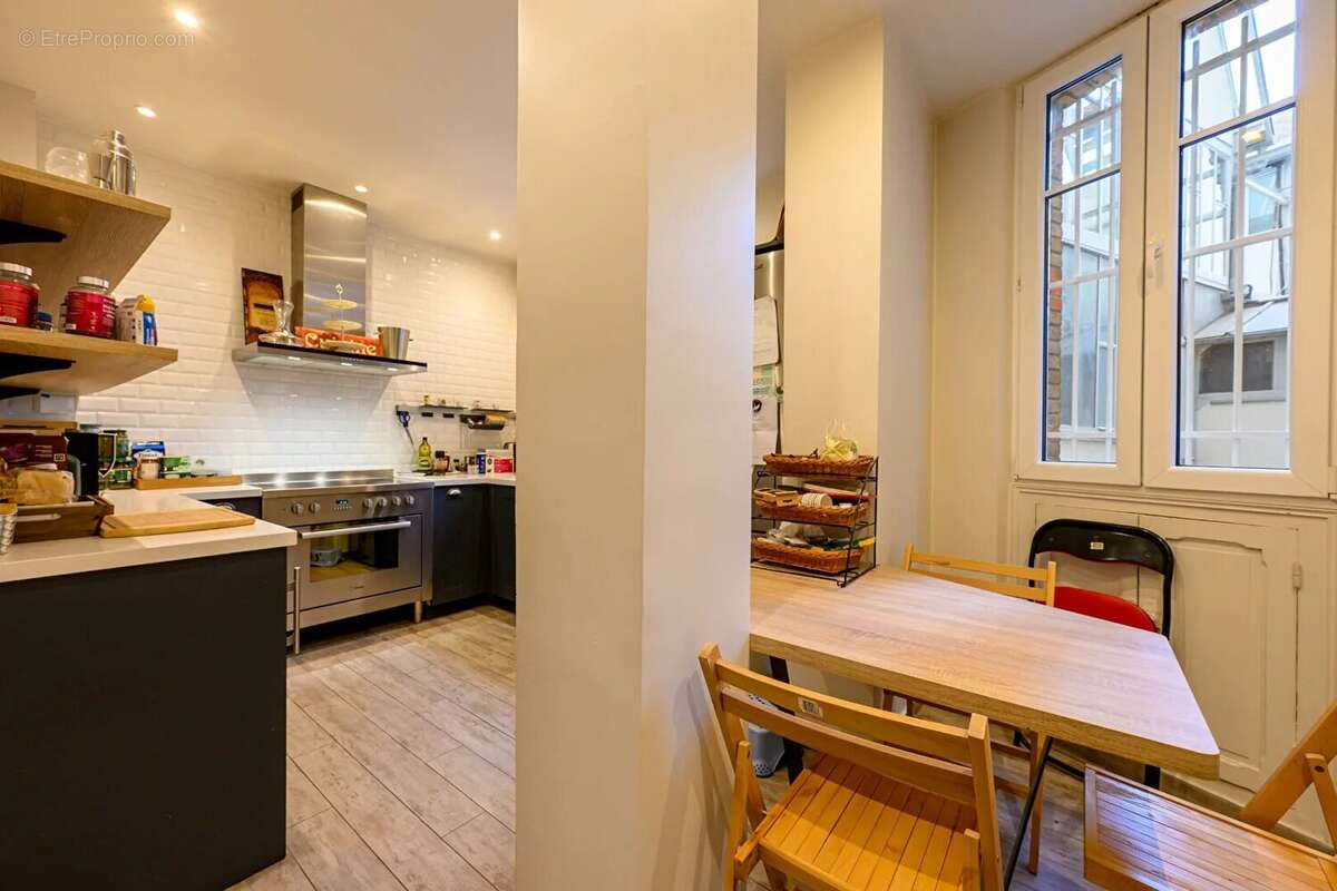 Appartement à PARIS-18E