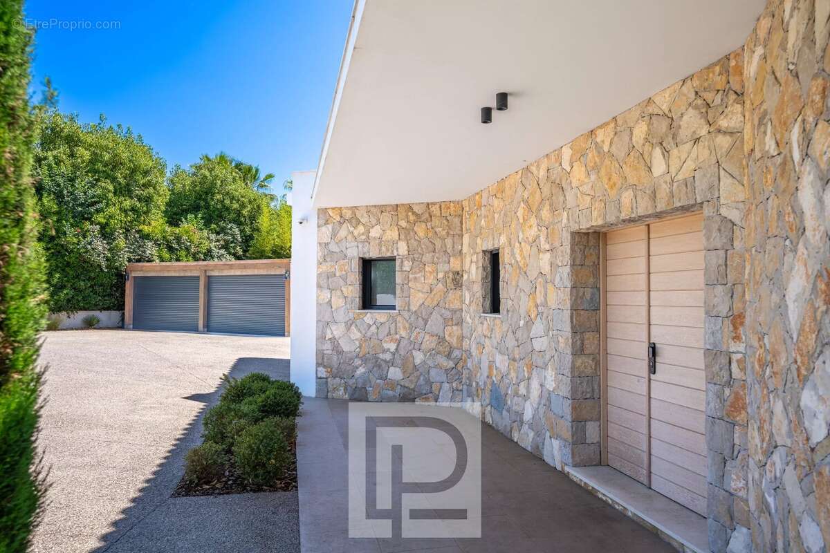 Maison à MOUGINS