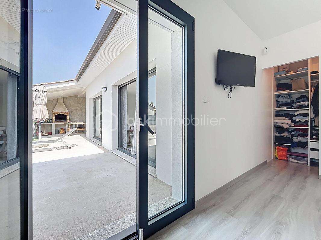 Maison à CUBZAC-LES-PONTS