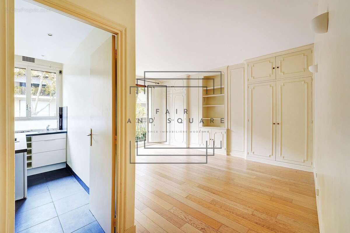 Appartement à NEUILLY-SUR-SEINE