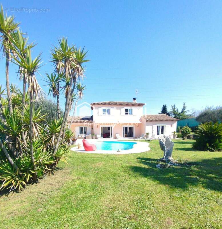 Photo 2 - Maison à MOUANS-SARTOUX