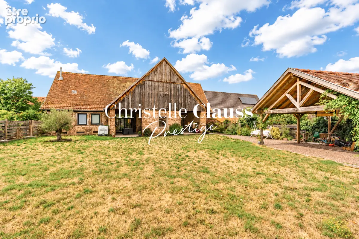 Grange rénovée avec prestations de qualité  - 165 m² - terrain de 10a53ca - photo 2