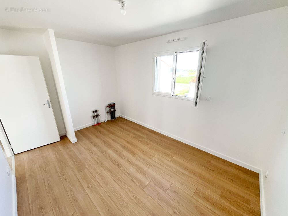 Maison à SAINT-BEAUZIRE