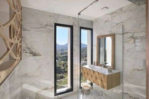 Maison à MANDELIEU-LA-NAPOULE