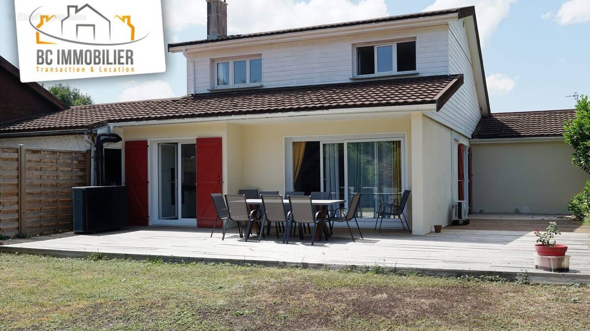 Maison à VERSONNEX