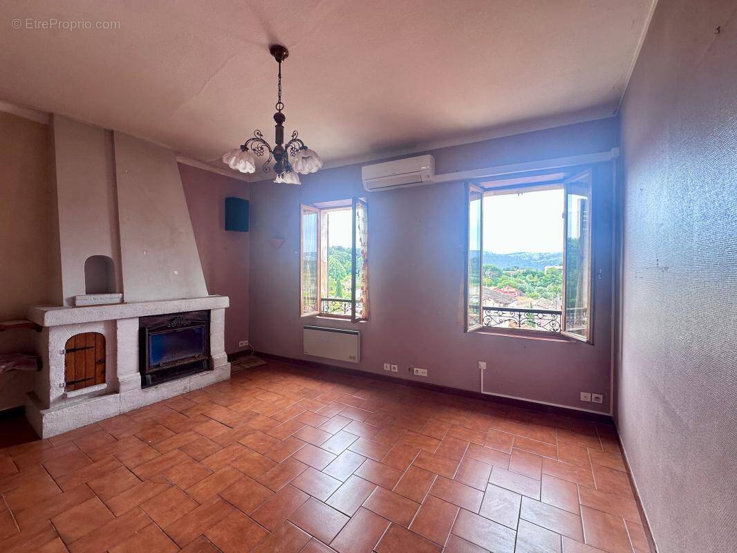 Appartement à MARSEILLE-11E