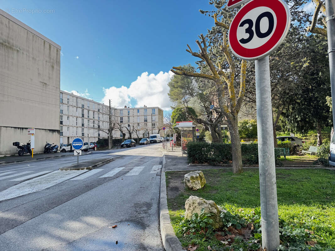 Commerce à AIX-EN-PROVENCE