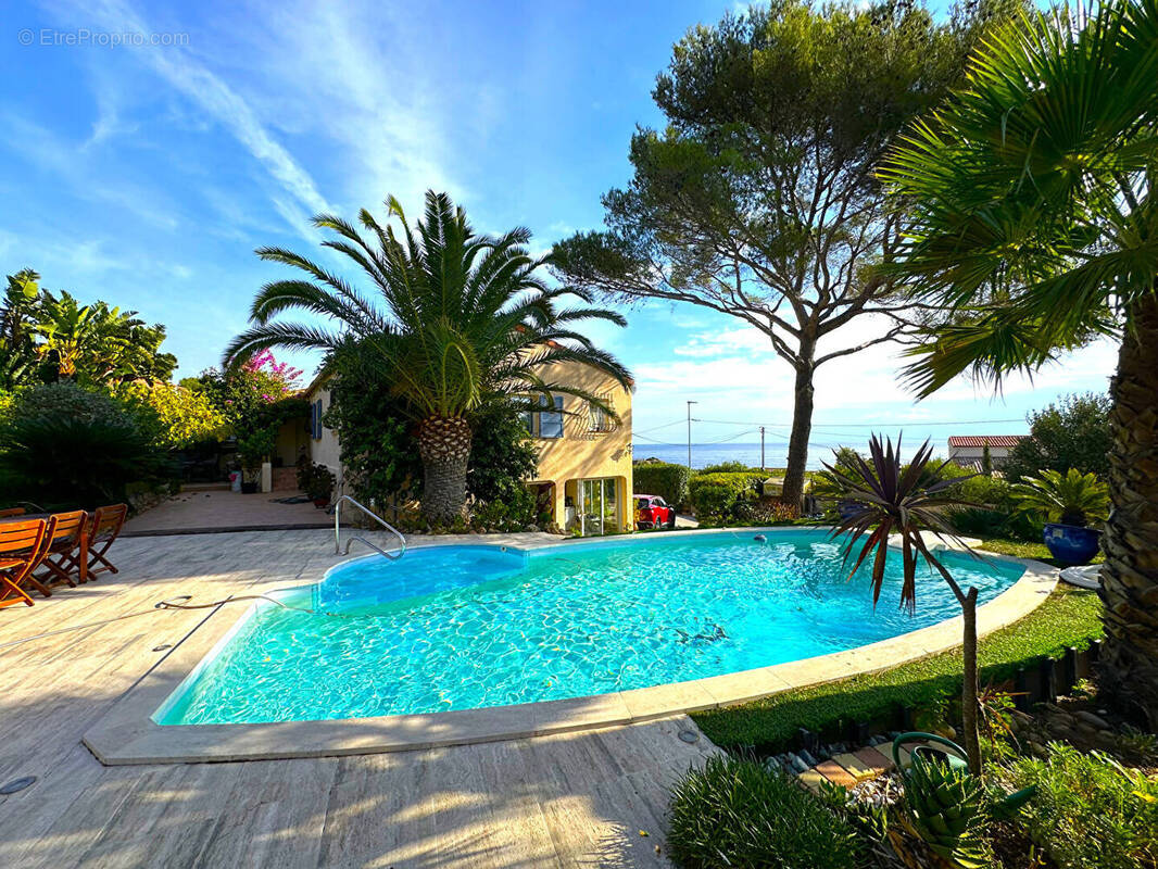 Maison à LES ISSAMBRES