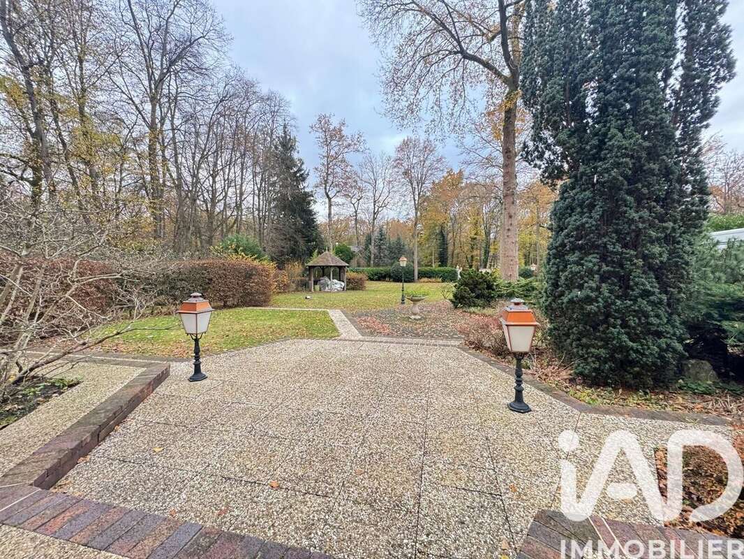 Photo 4 - Maison à LAMORLAYE