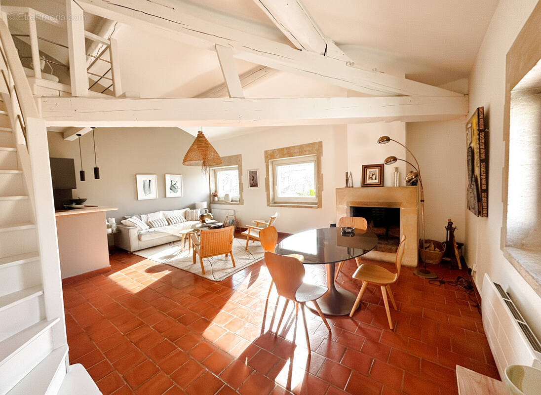Appartement à MARSEILLE-1E
