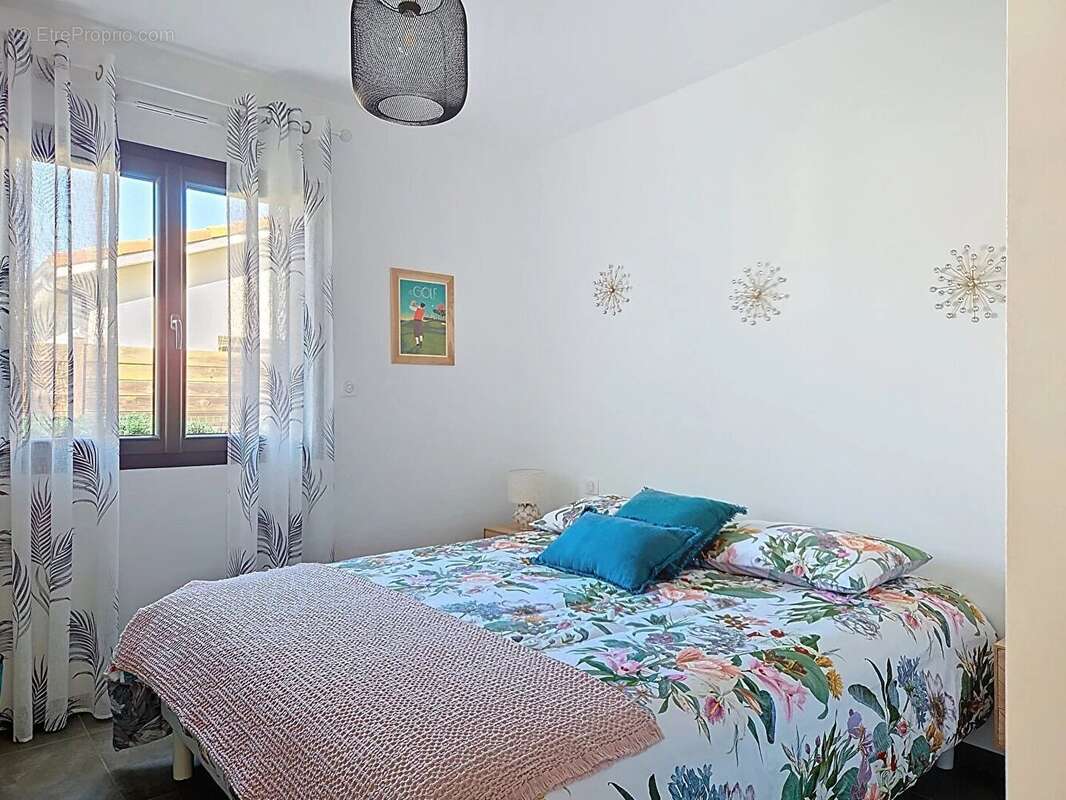 Maison à PARENTIS-EN-BORN