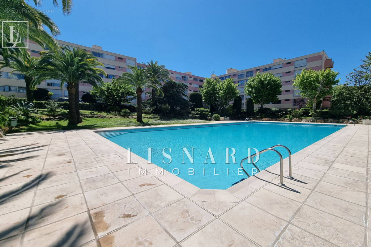 Appartement à VALLAURIS