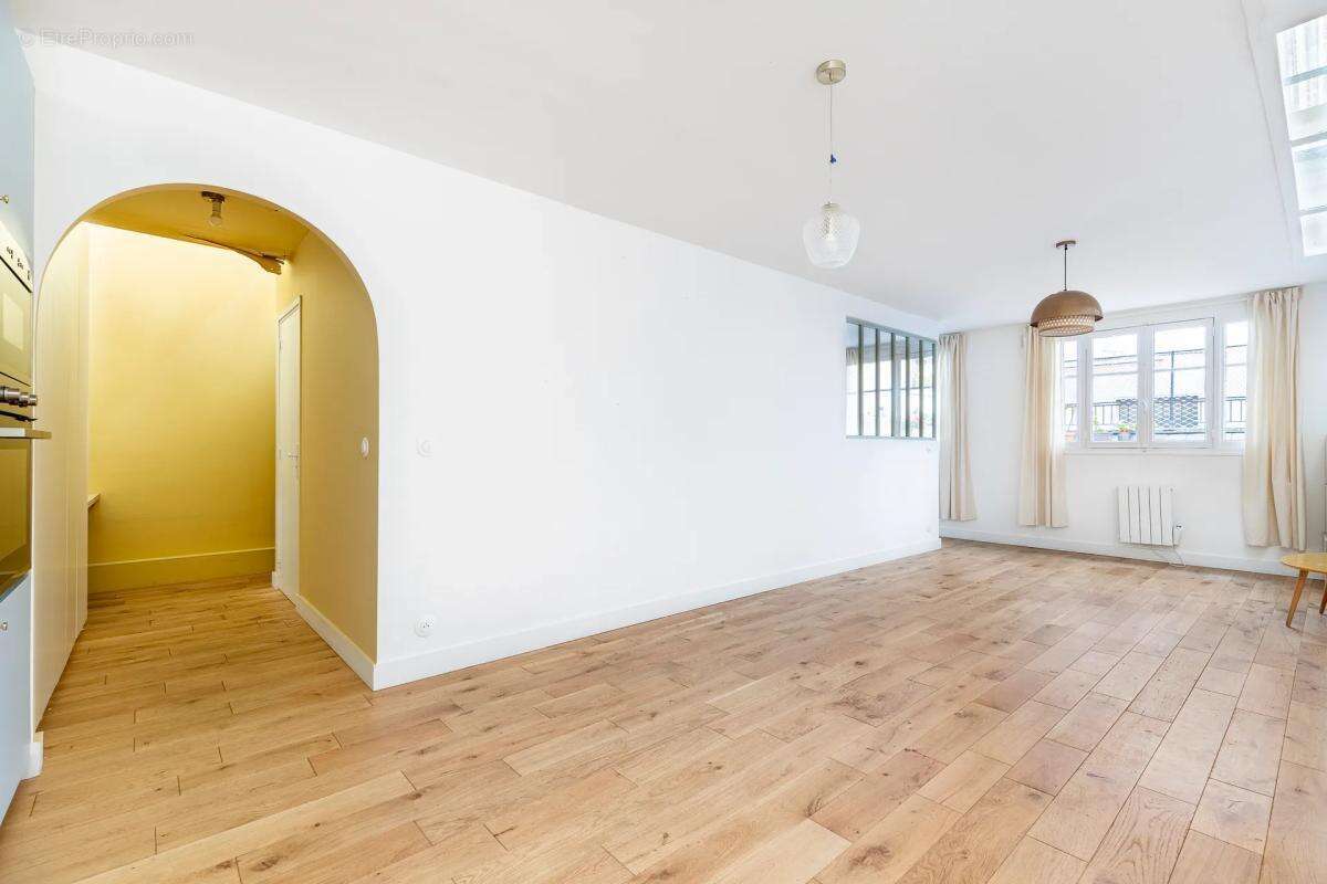 Appartement à PARIS-15E