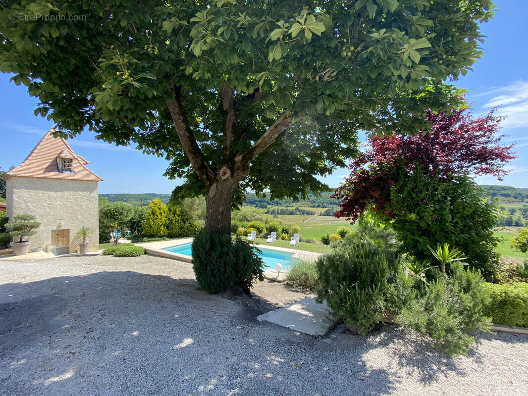 Charmante maison en pierre avec gîte et piscine - photo 2
