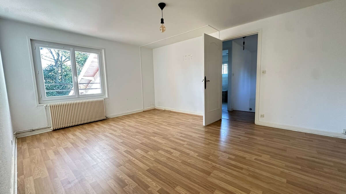 Maison à ESTRABLIN
