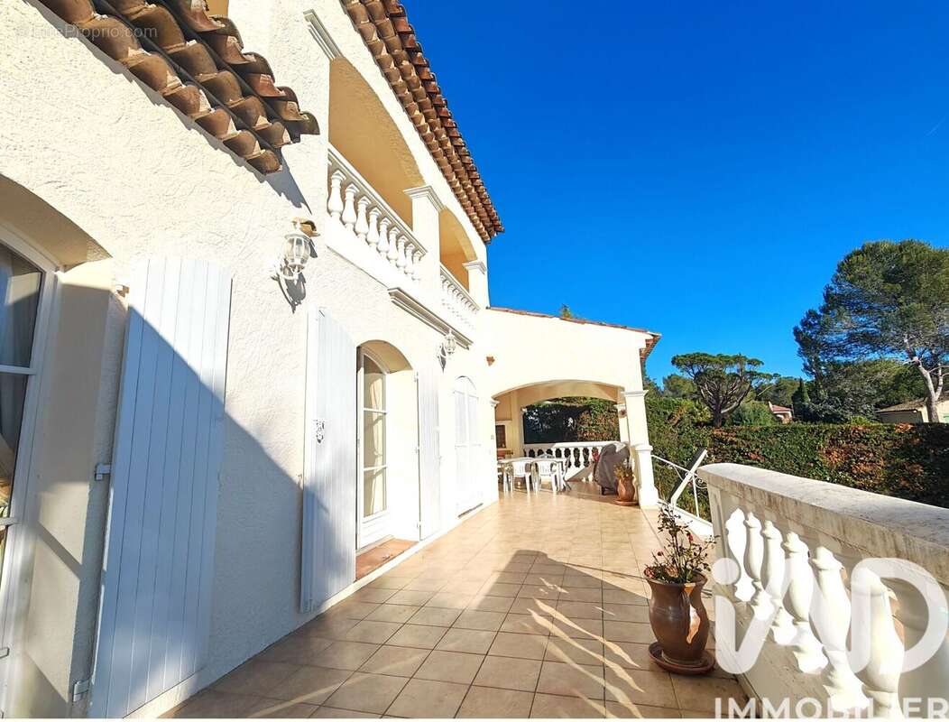 Photo 2 - Maison à SAINT-RAPHAEL