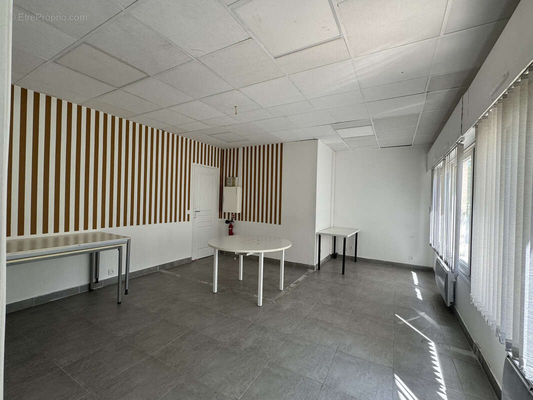 Commerce à COURBEVOIE