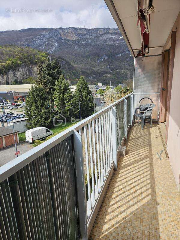 Appartement à FONTAINE