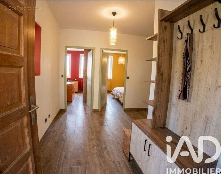 Maison 155 m² à Faucon  - photo 3
