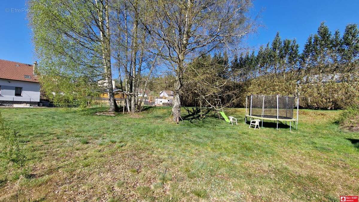 Terrain à SAINT-AME