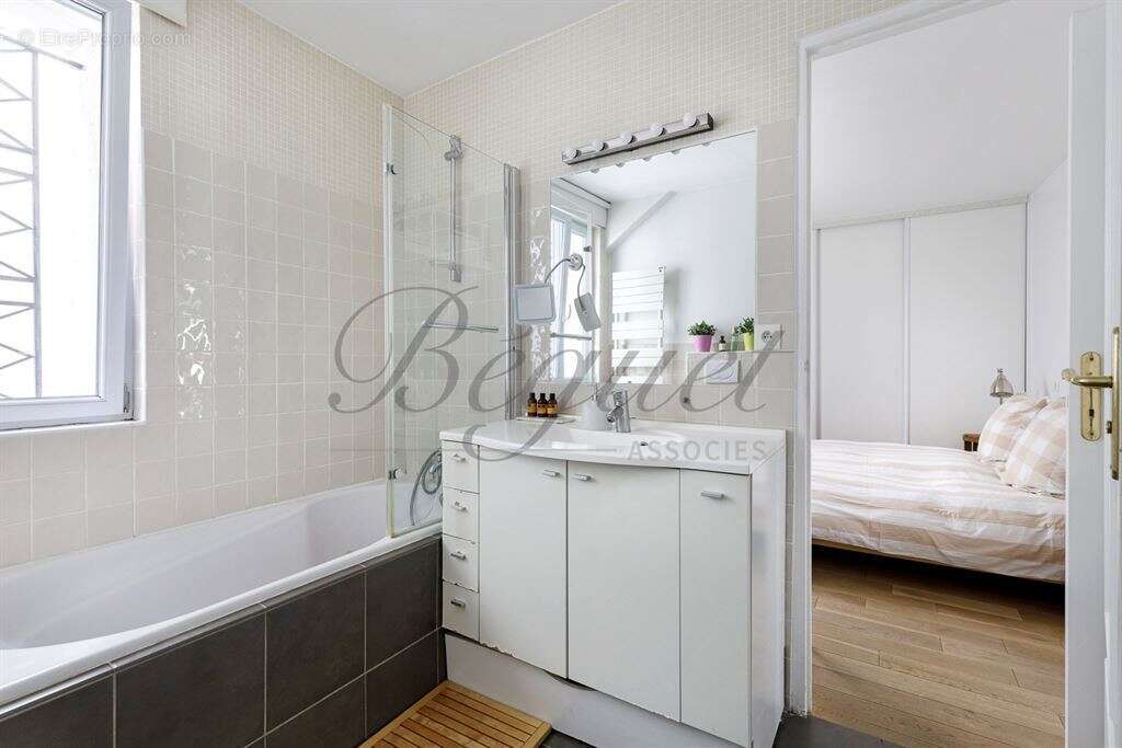 Maison à MARNES-LA-COQUETTE