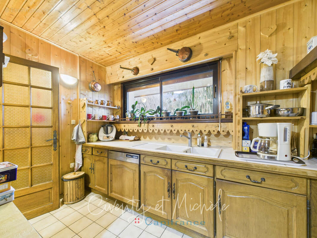 Grande propriété familiale sur 7 533 m² de terrain plat - photo 6