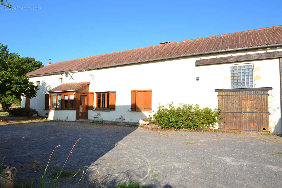 Maison à MONTEIGNET-SUR-L'ANDELOT