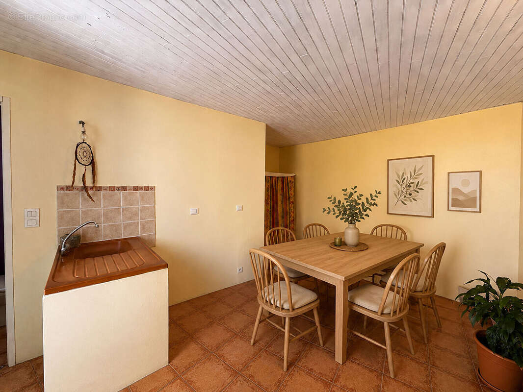 Maison à VINON-SUR-VERDON