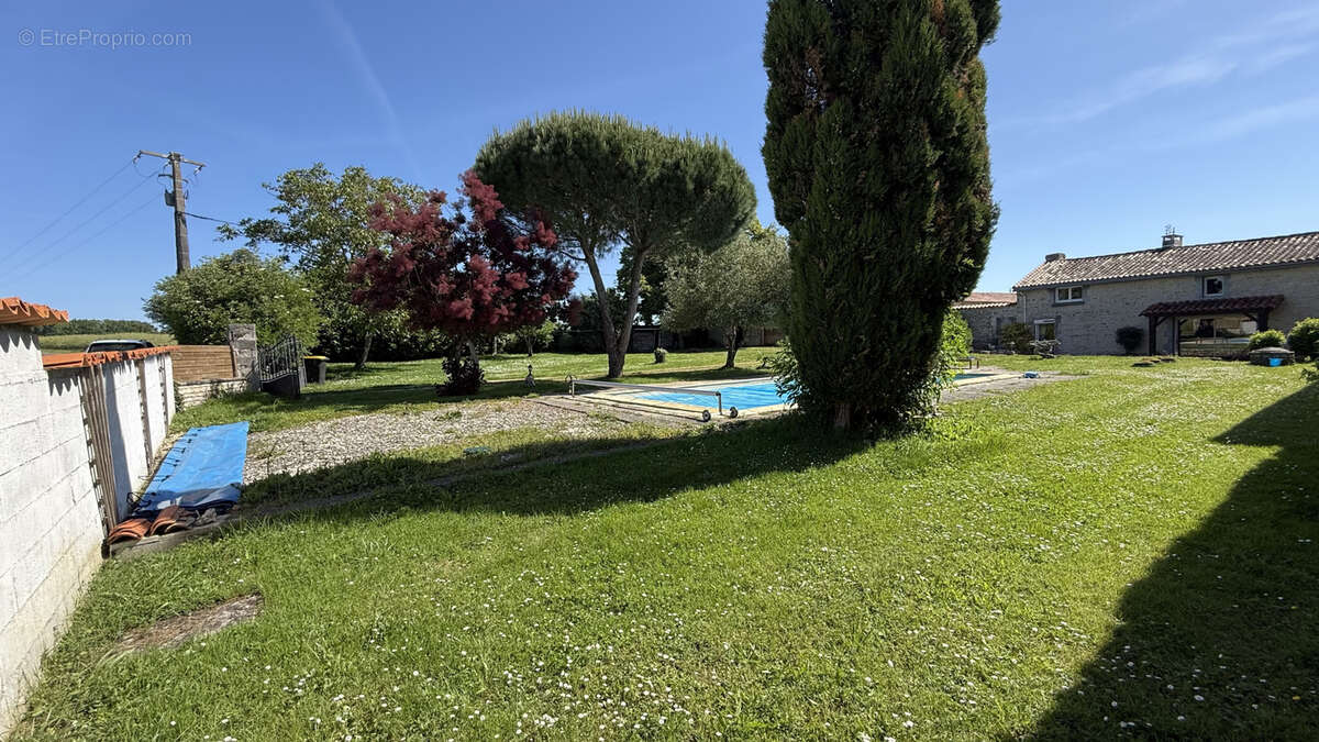 Maison à VILLEFAGNAN