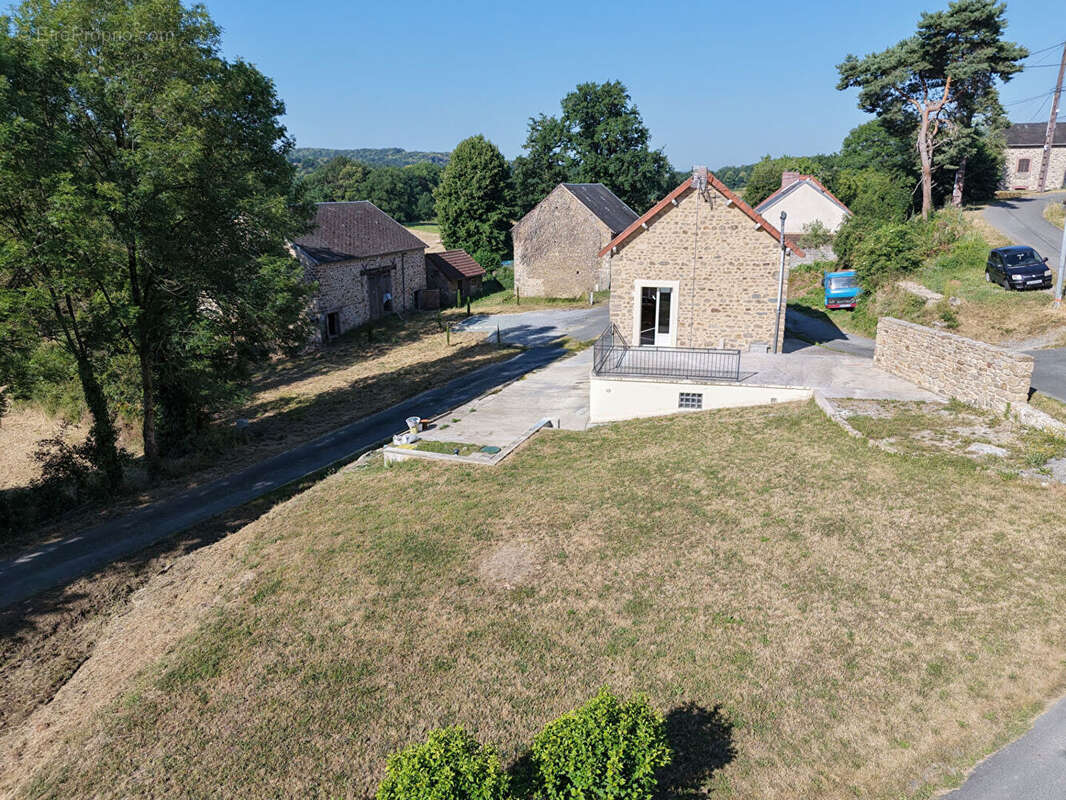 Ensemble immobilier - entièrement rénovée - photo 2