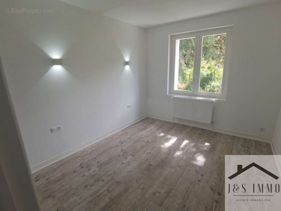 Maison à CHASSENEUIL-SUR-BONNIEURE